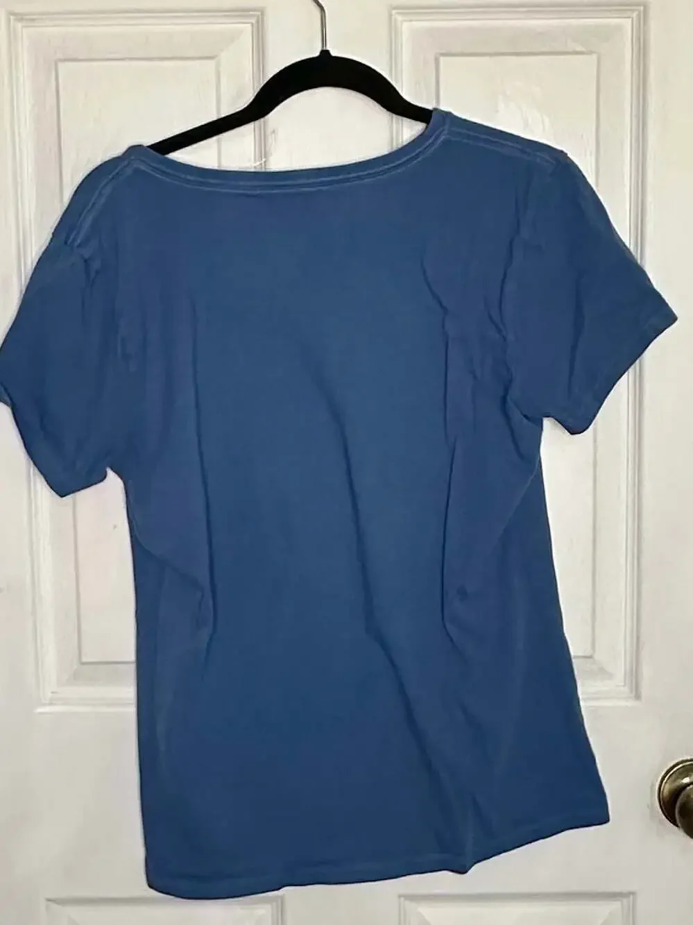 Life is Good Women's Blue V-Neck Crusher Tee Horse Harvest Hayride Graphic - Picture 5 of 5